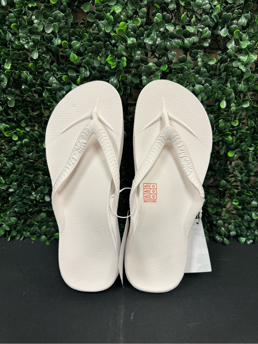 Archies Arch Support Flip Flops - Men’s 7/Women’s 8